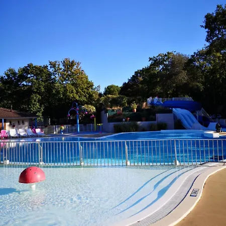 De 3 A Brevin Les Pins A 500 M De La Avec Piscine Partagee Et Jardin Clos